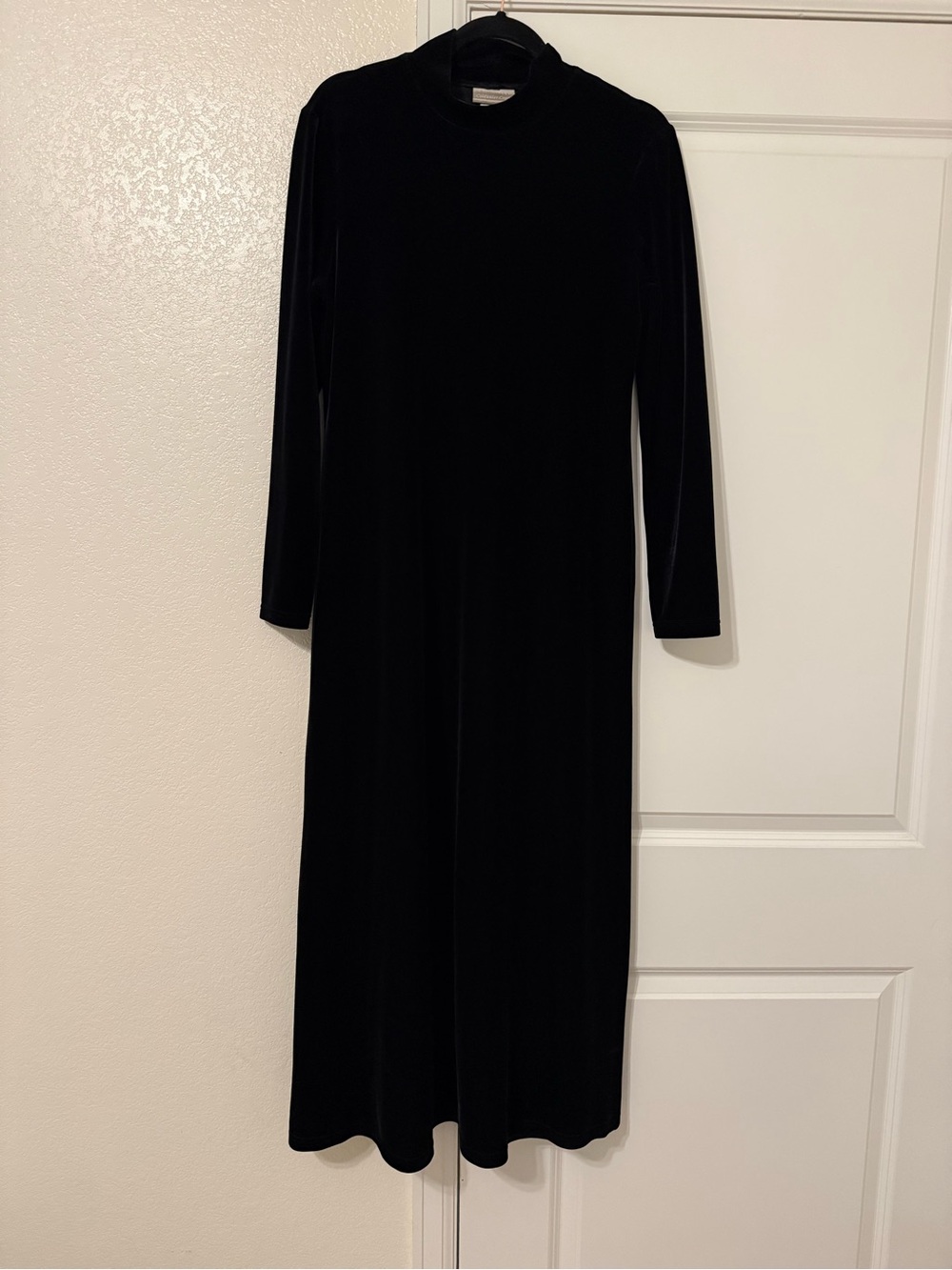 Coldwater Creek Black Velvet Long-Sleeve Midi Dress